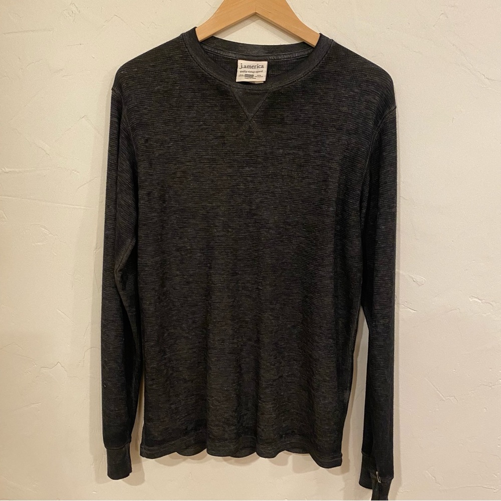 J.america size  medium  color gray thermal